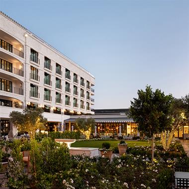 Outdoor photo of the hotel